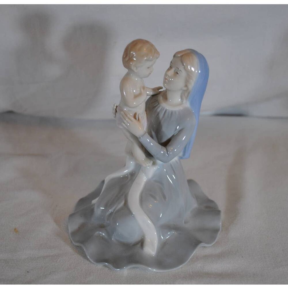 VTG Madonna and Baby/Toddler Music Box Decoration By R&R Roman Japan